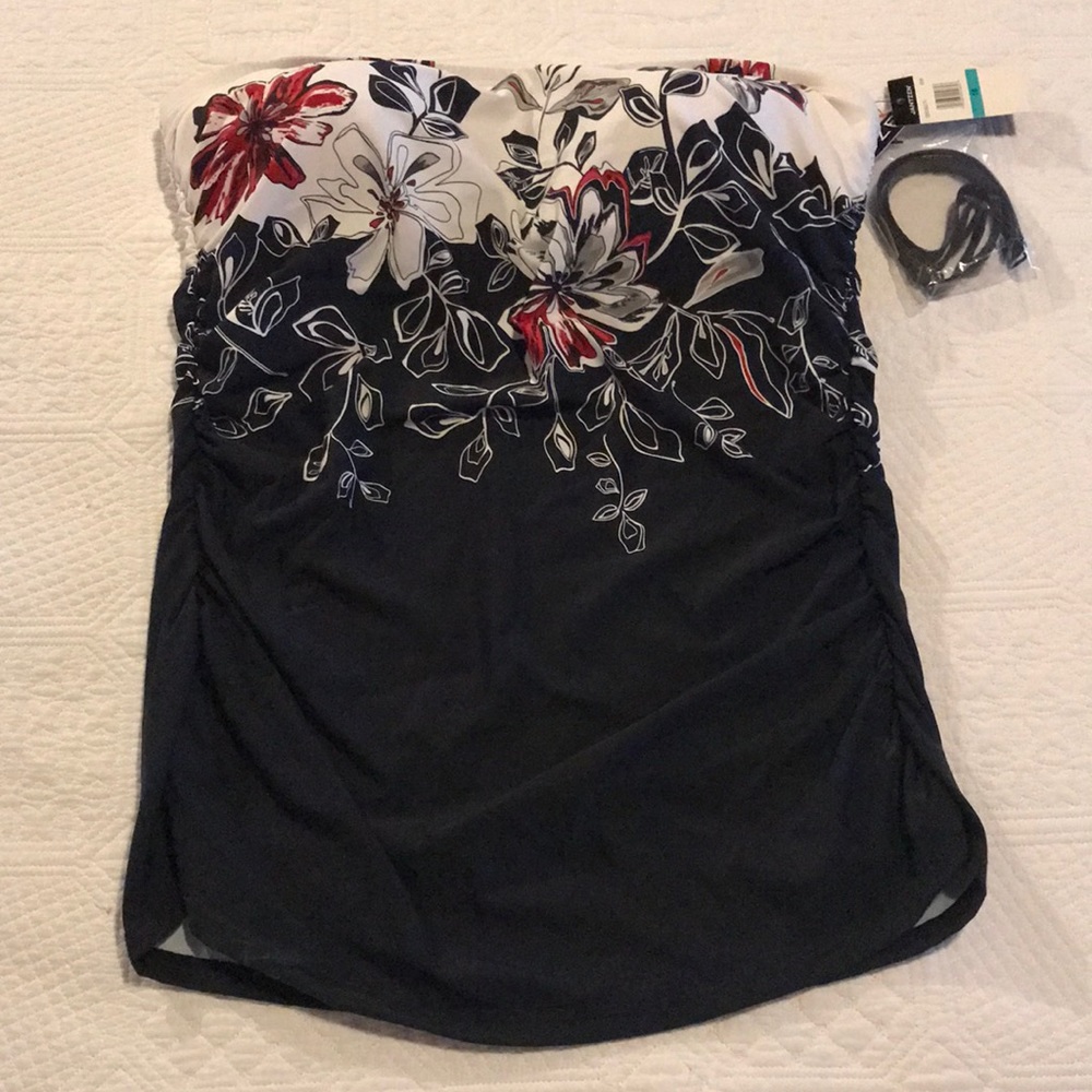 JANTZEN Swim Top (NWT)